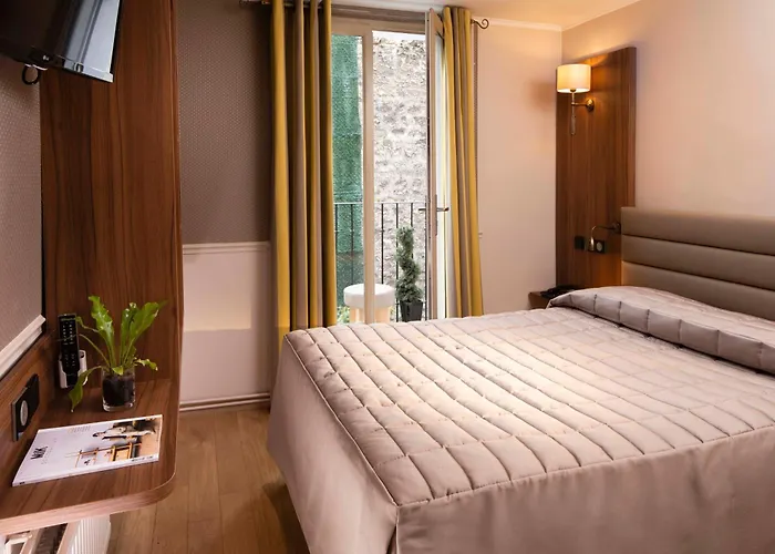 Hotel De La Tour Eiffel Parigi